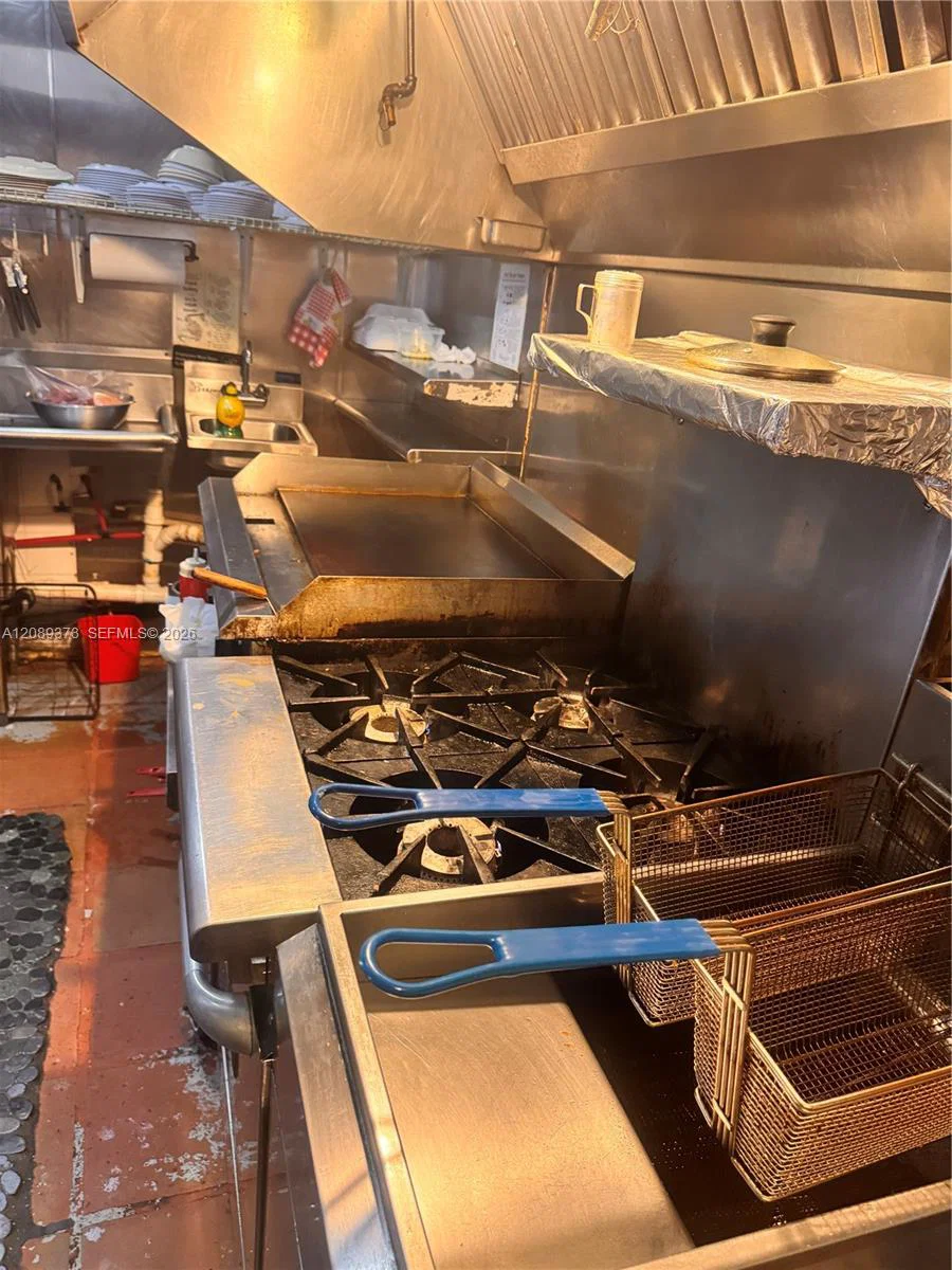 Complete Restaurant  Entertainment Venue Assets Ready For Operation