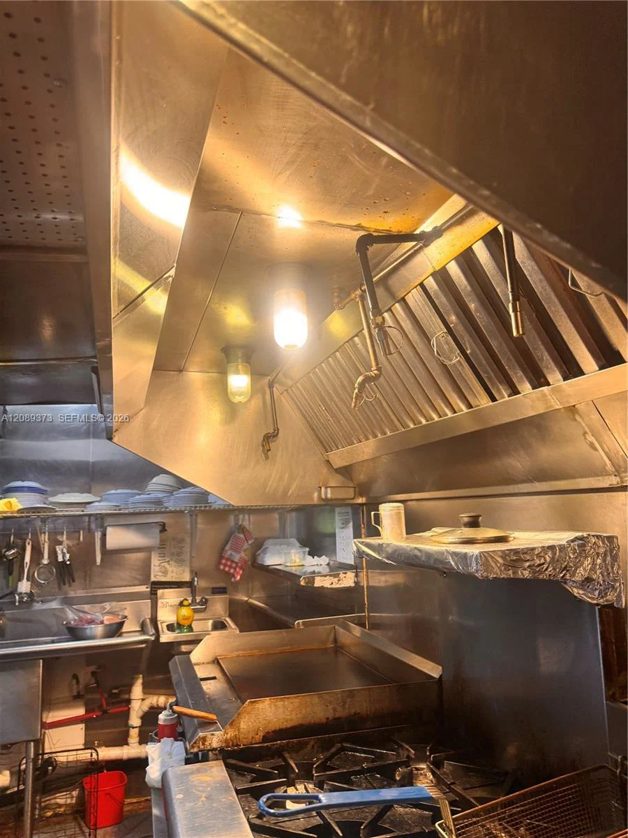 Complete Restaurant  Entertainment Venue Assets Ready For Operation