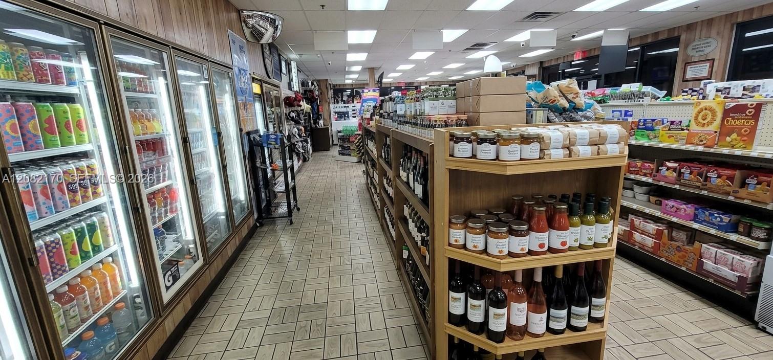 High Volume Convenience Store with Strong Daily Cash Flow