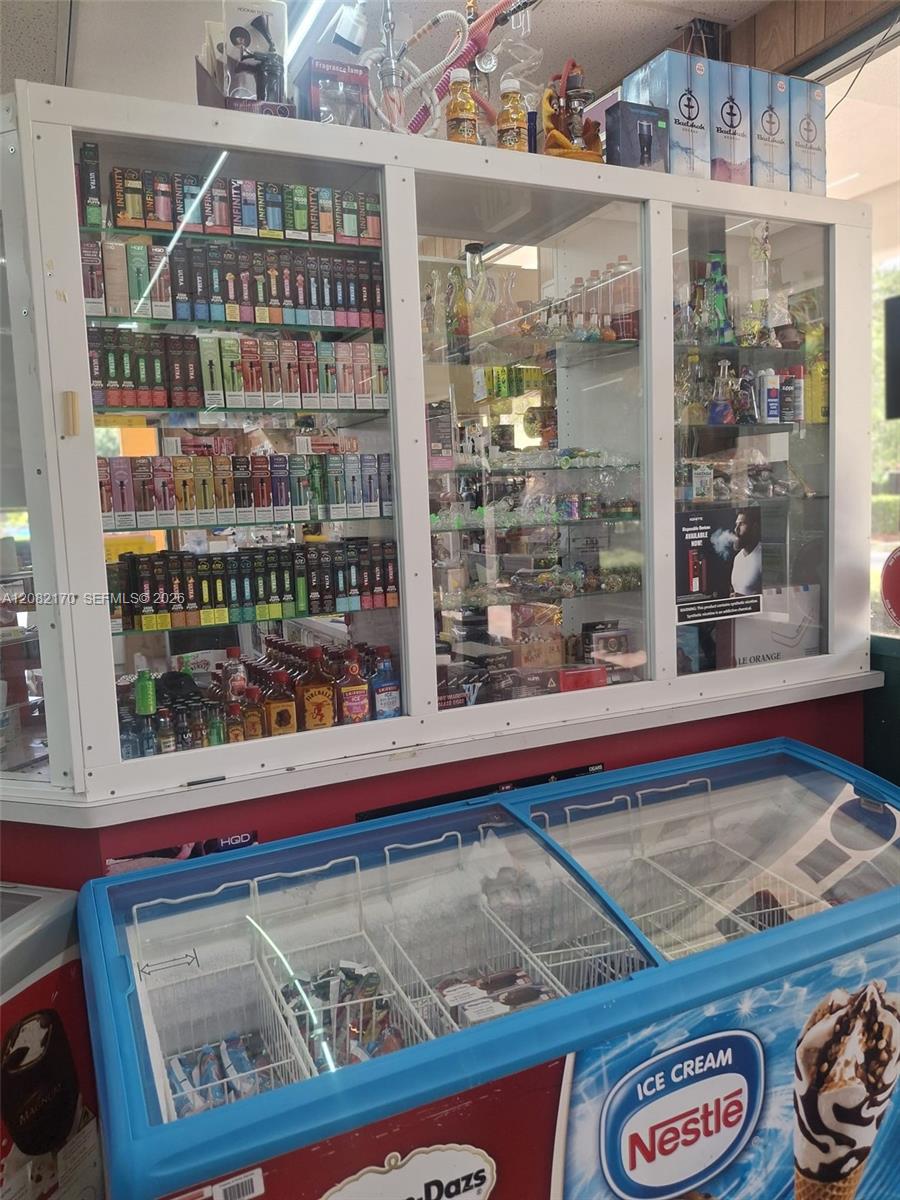 High Volume Convenience Store with Strong Daily Cash Flow