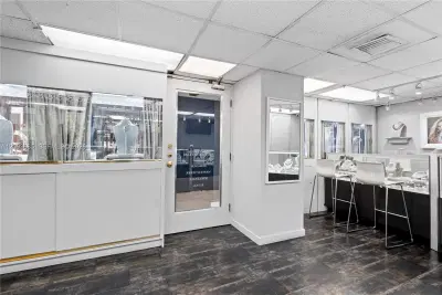 Premier Jewelry Business with Strong Brand Recognition