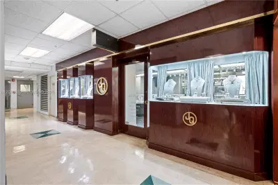 Premier Jewelry Business with Strong Brand Recognition