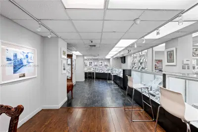 Premier Jewelry Business with Strong Brand Recognition