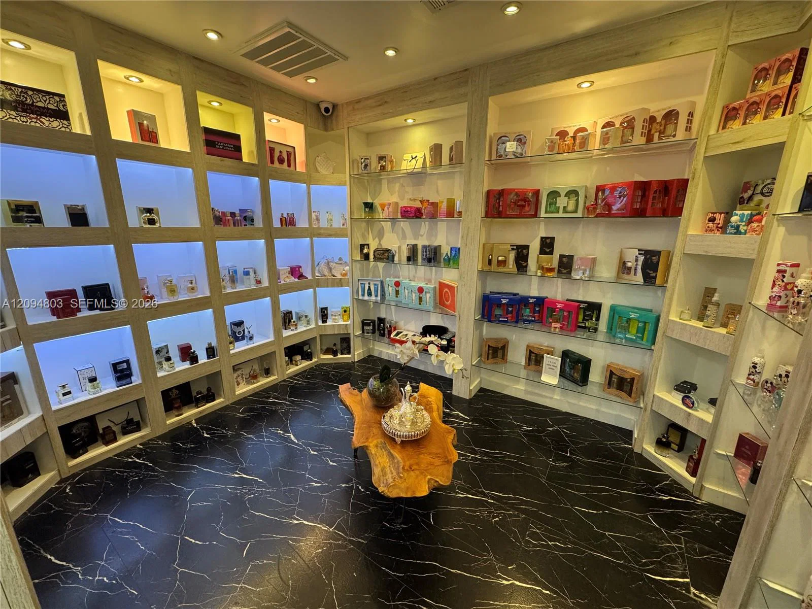 Established Global Retailer with Scalable Wholesale Operations
