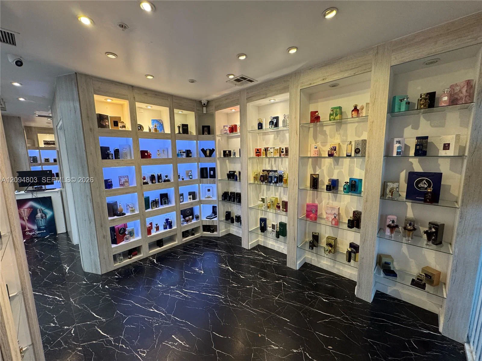 Established Global Retailer with Scalable Wholesale Operations