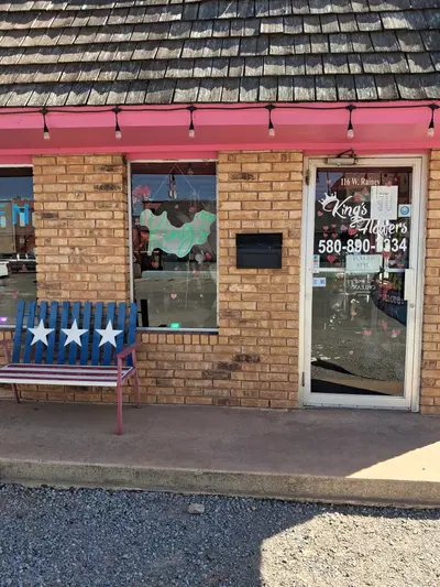 Established Floral Shop with Loyal Customer Base