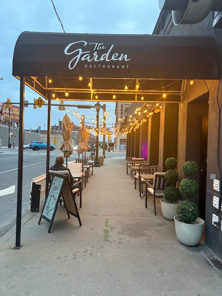 Thriving Restaurant with Enchanting Open Air Dining Experience