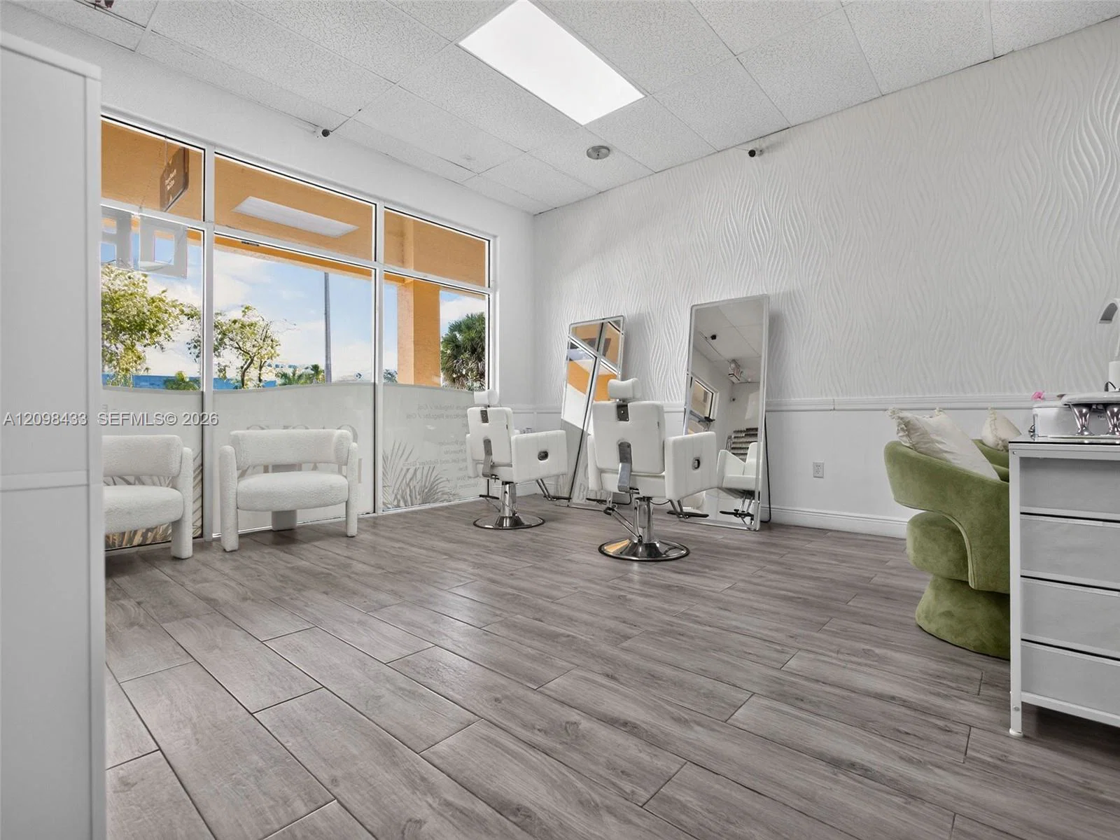 Turnkey Beauty Salon Assets with Modern Equipment and Interiors