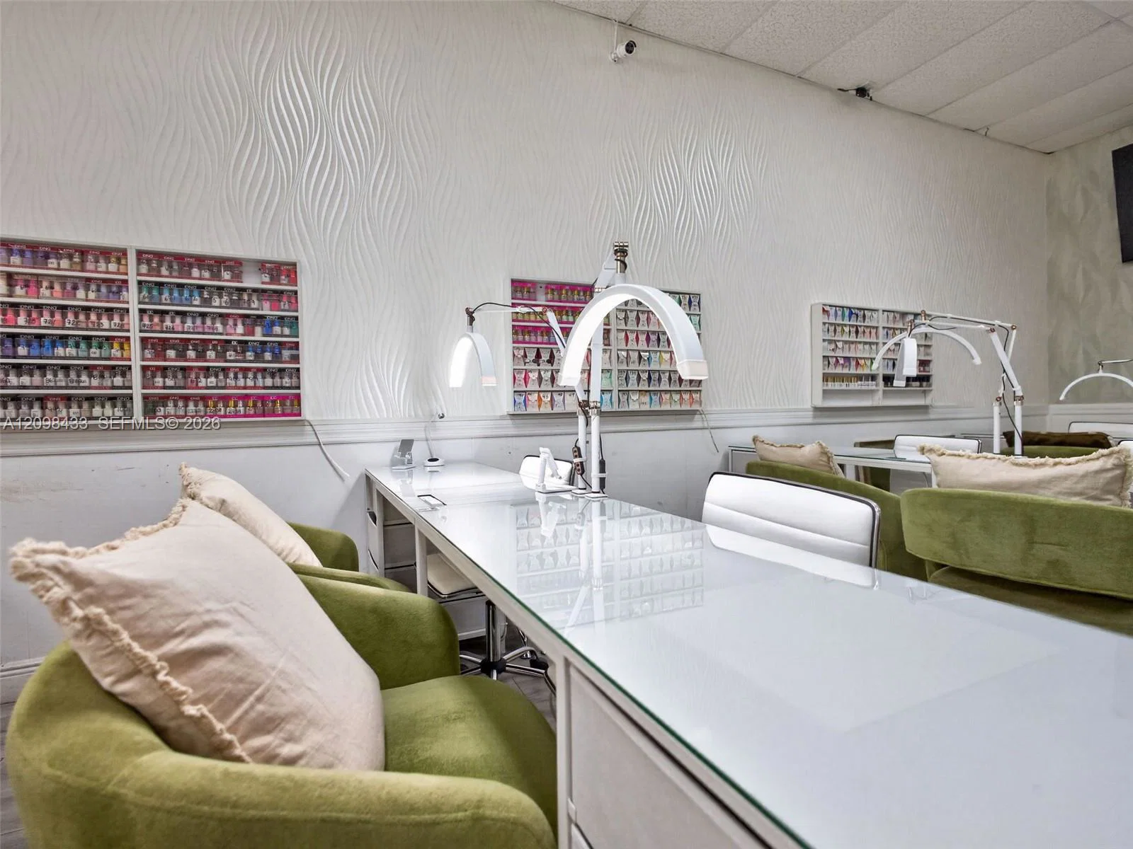 Turnkey Beauty Salon Assets with Modern Equipment and Interiors