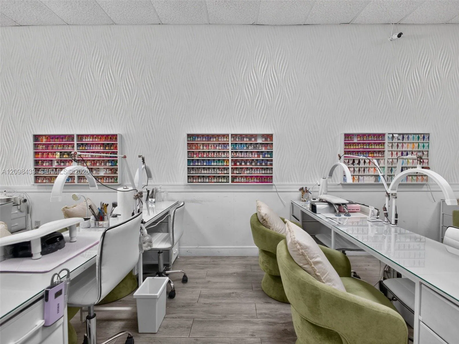 Turnkey Beauty Salon Assets with Modern Equipment and Interiors