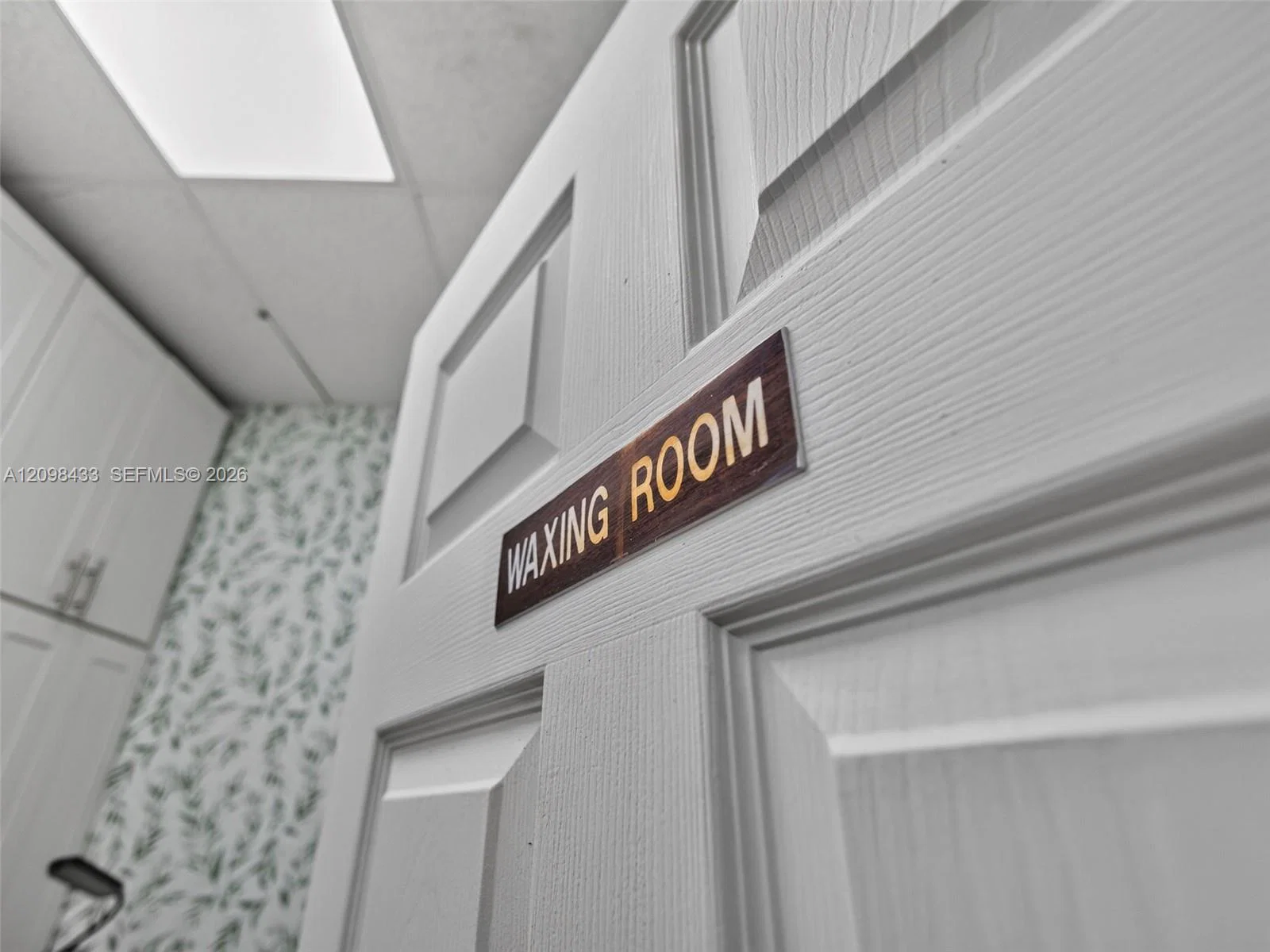 Turnkey Beauty Salon Assets with Modern Equipment and Interiors
