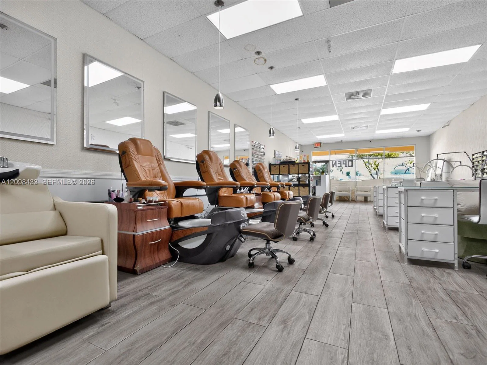 Turnkey Beauty Salon Assets with Modern Equipment and Interiors