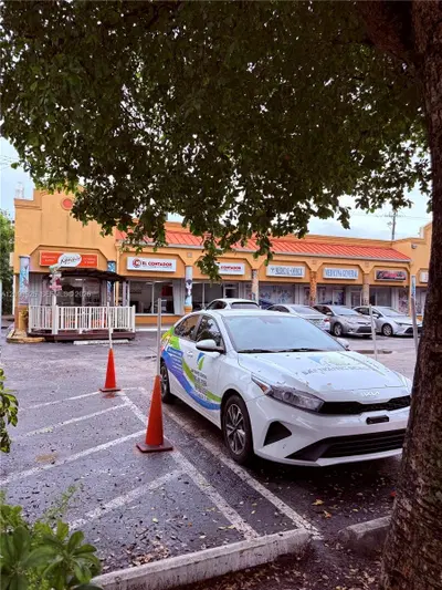 Established Cafe with Prime Location and Outdoor Seating