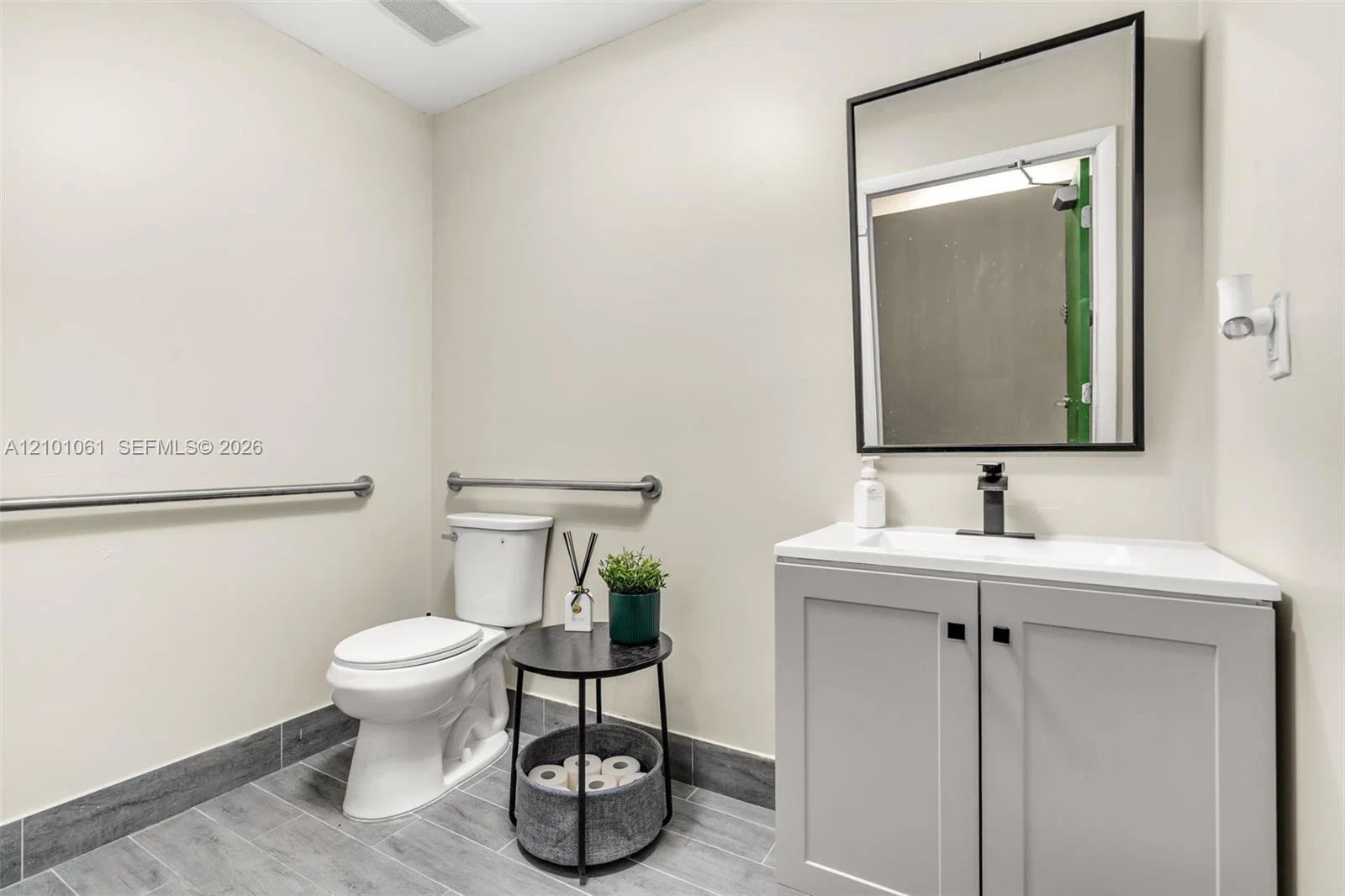 Growing Medical Aesthetics Clinic with Diverse Client Services