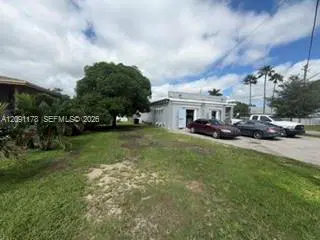 Established Laundromat with Commercial Real Estate and Expansion Potential