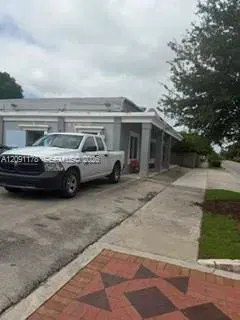 Established Laundromat with Commercial Real Estate and Expansion Potential