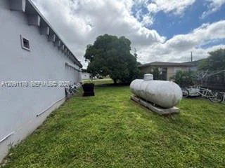 Established Laundromat with Commercial Real Estate and Expansion Potential