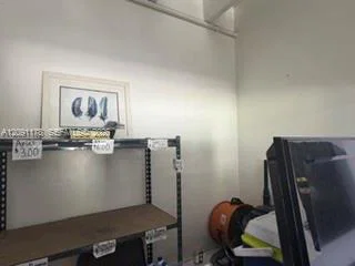 Established Laundromat with Commercial Real Estate and Expansion Potential