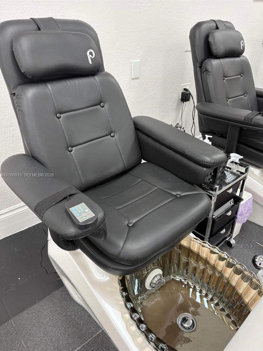 Complete Salon Fixtures and Equipment with Modern Amenities