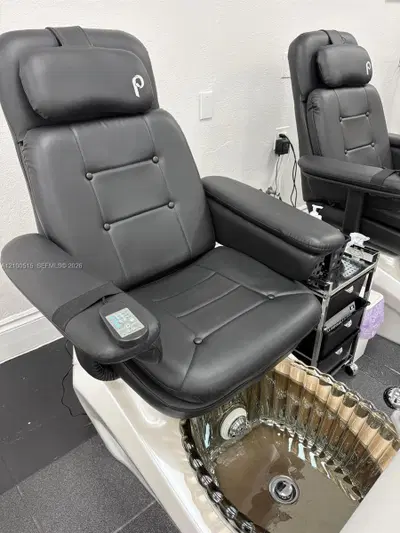 Complete Salon Fixtures and Equipment with Modern Amenities