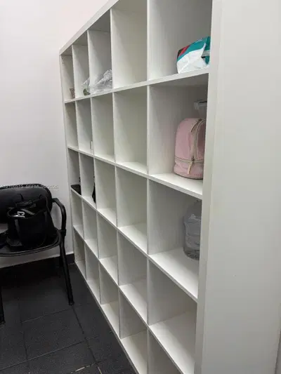 Complete Salon Fixtures and Equipment with Modern Amenities