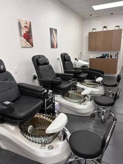 Complete Salon Fixtures and Equipment with Modern Amenities