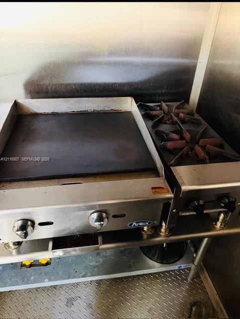 Complete Food Truck Package with Full Equipped Kitchen