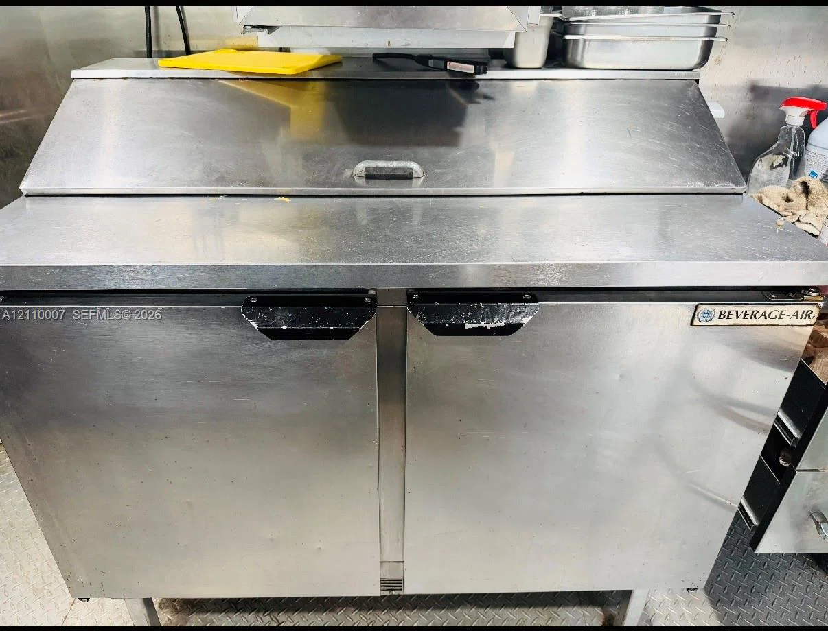 Complete Food Truck Package with Full Equipped Kitchen