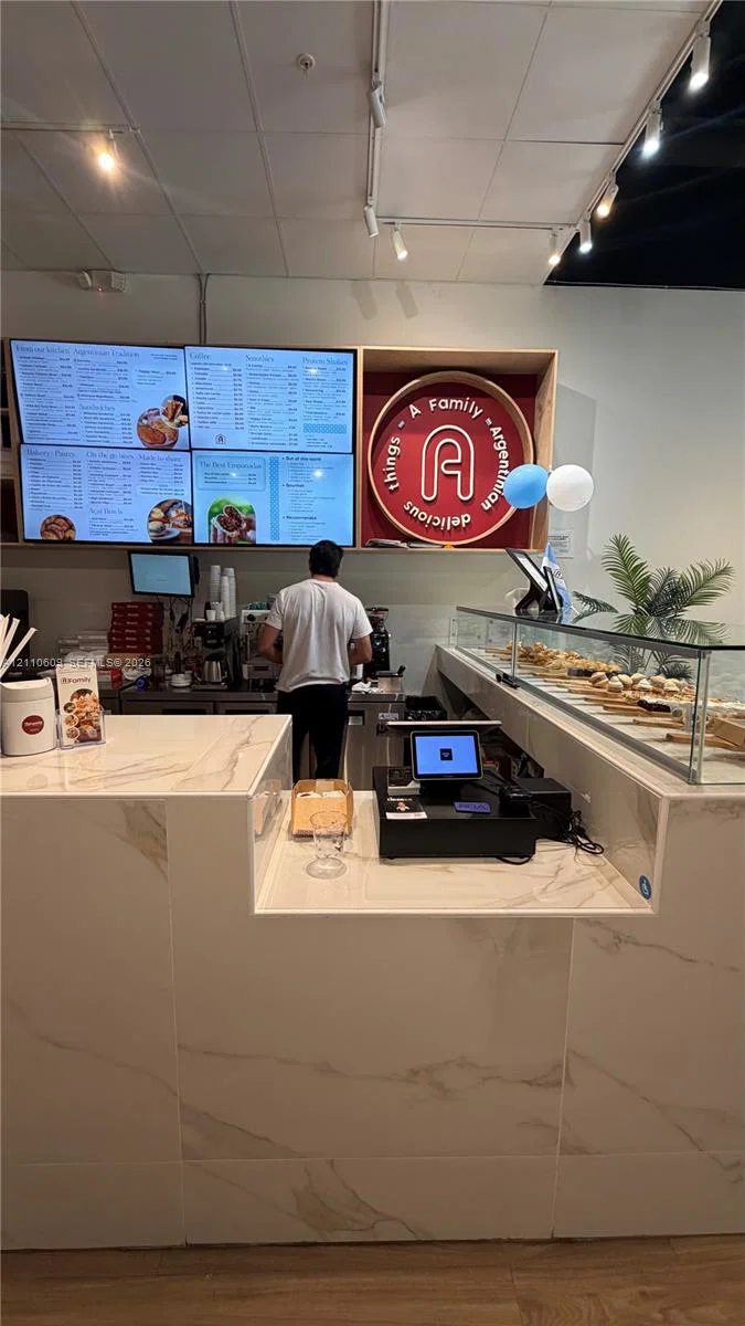 Turn Key Argentine Bakery with Established Franchise Presence