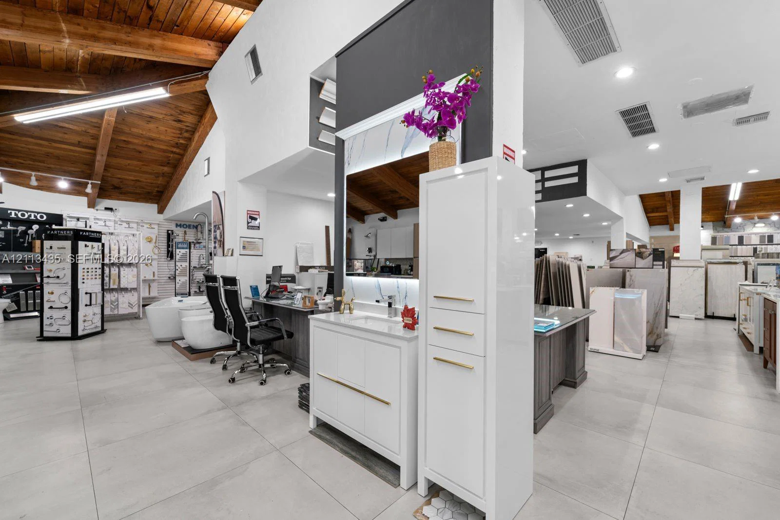 Turnkey Home Improvement Showroom with Customer Connections