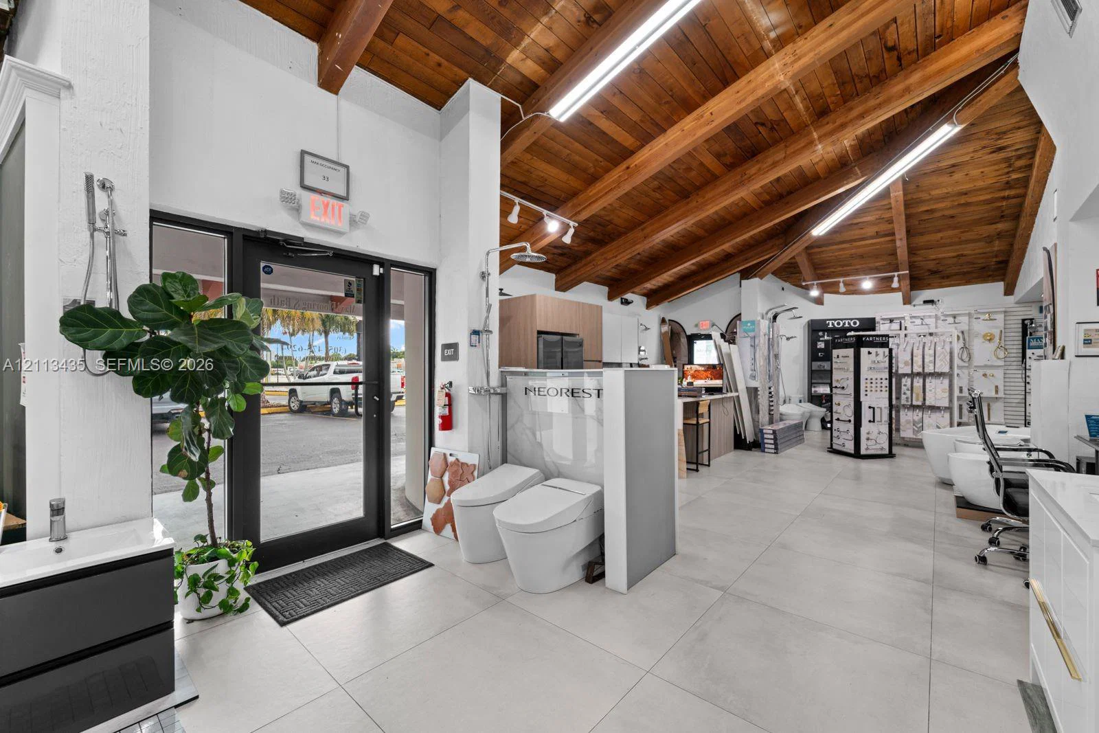 Turnkey Home Improvement Showroom with Customer Connections