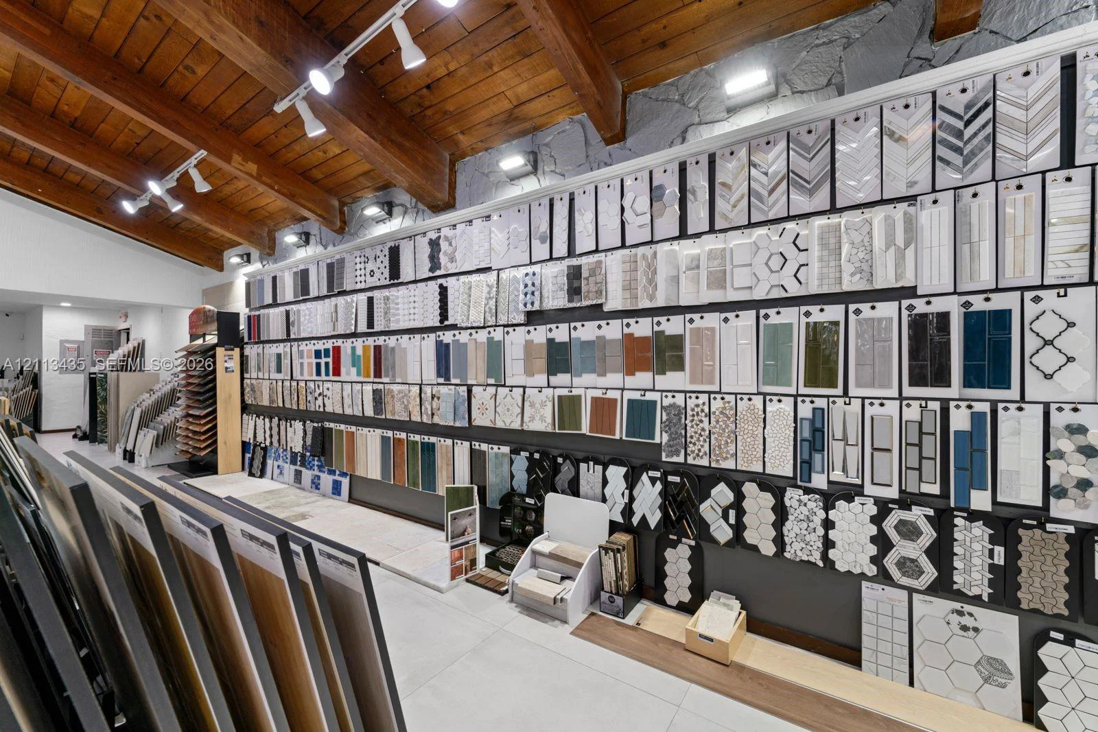 Turnkey Home Improvement Showroom with Customer Connections